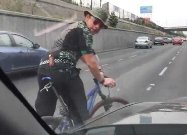 Detienen a ciclista por circular sobre Viaducto