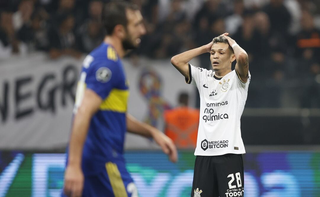 Adson lamenta una jugada contra Boca Juniors en la Copa Libertadores - FOTO: EFE