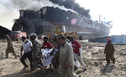 Al menos 10 muertos y 50 heridos tras explosiones en un barco en Pakistán