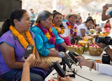 Grupo armado asaltó a periodistas de caravana de Marichuy por fotografías: SSP