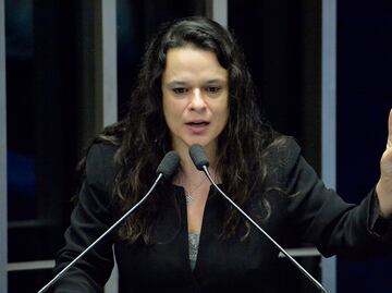 Insiste parte acusatoria en destituir a Dilma Rousseff