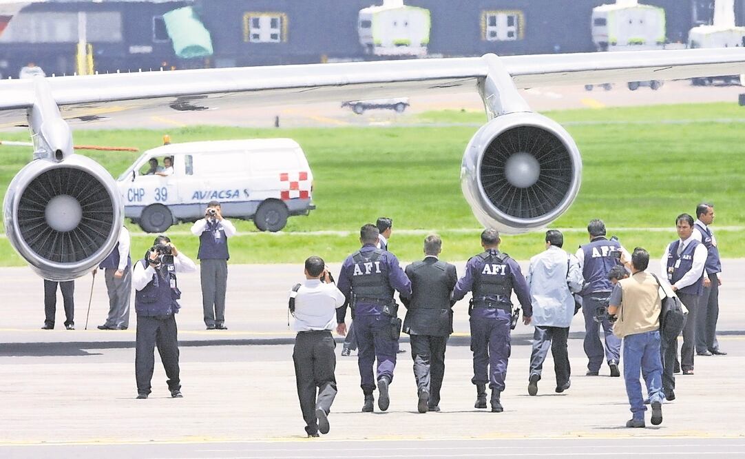 Agilizan regreso. La PGR indicó que de los 75 individuos extraditados a México, seis fueron en el presente año y en los últimos 10 días recibió de Estados Unidos a cuatro hombres que eran reclamados por la justicia mexicana. (ARCHIVO EL UNIVERSAL)