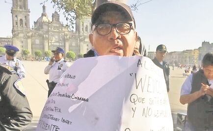 Policía se encadena; acusa maltrato de mando
