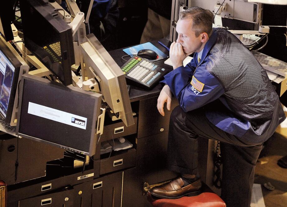 La indecisión de autoridades monetarias sólo provoca alta volatilidad en los mercados de inversión y de divisas (ARCHIVO. ELUNIVERSAL)