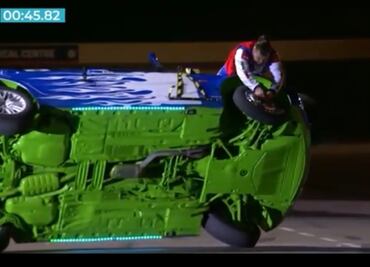 Video: Récord Guinness por cambiar llanta de auto en movimiento