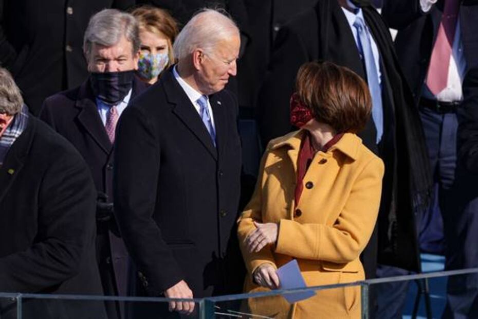 Sanders y sus guantes de lana roban protagonismo a Biden en Twitter