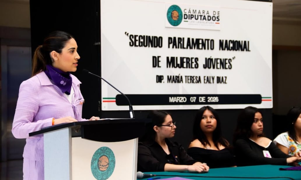 María Teresa Ealy Díaz reflexionó sobre los desafíos estructurales que enfrentan las mujeres jóvenes que buscan incidir en la vida pública. Foto: Especial