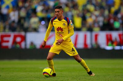 Edson Álvarez en la mira del Ajax