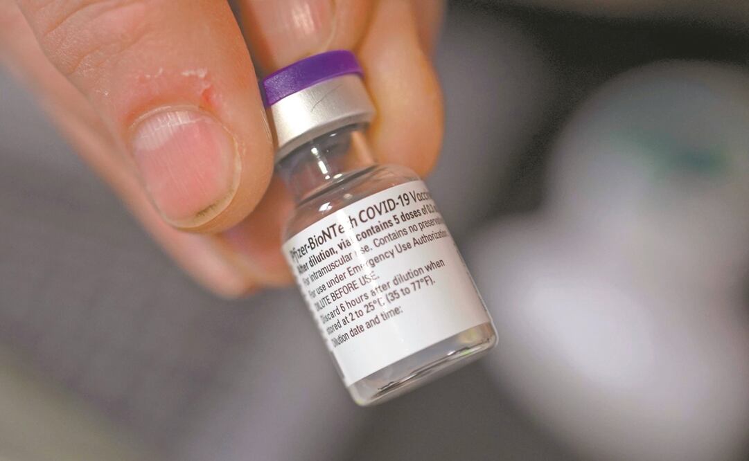 Sólo hasta que los gobiernos tengan la cantidad suficiente de vacunas las empresas podrán comercializarlas, consideran. Foto: Ben Garver. AP