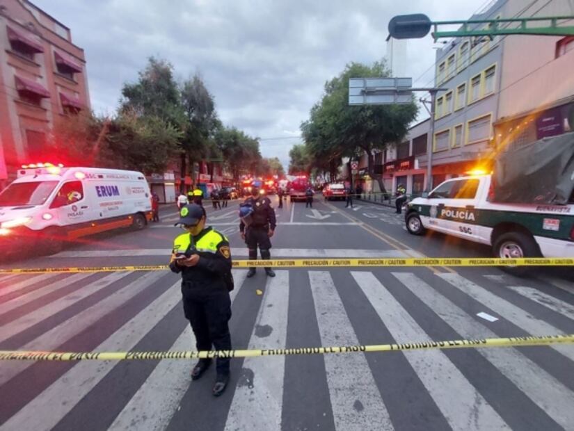 Controlan incendio en la Plaza de la Tecnología, en el centro de la CDMX