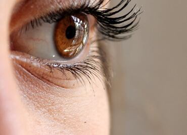 Cómo fortalecer tus pestañas con té verde