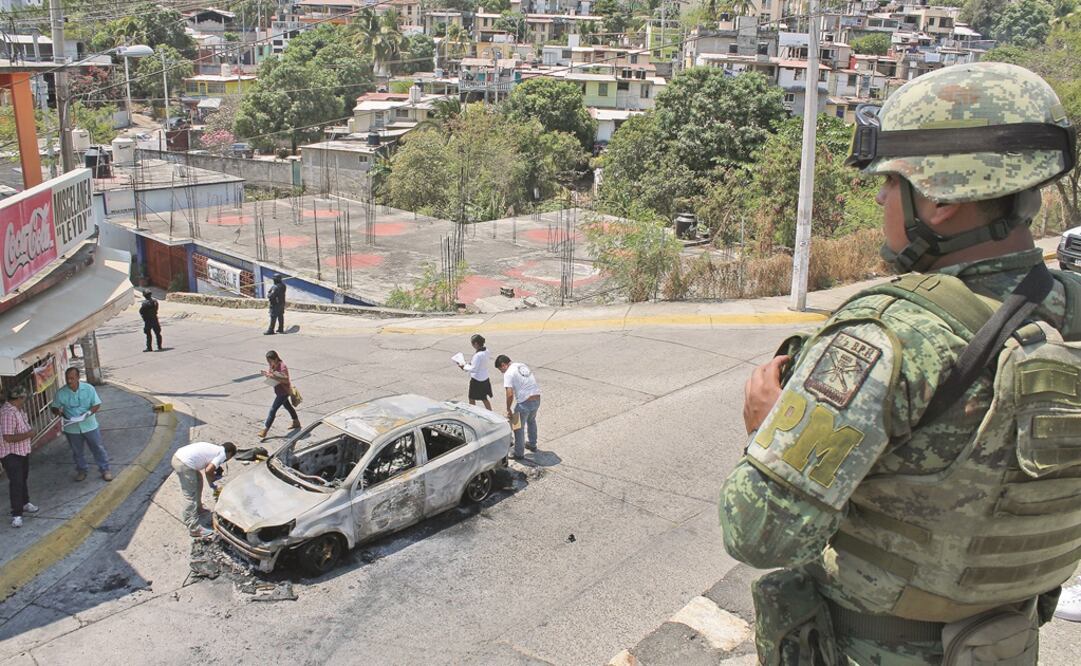 Los gobiernos federal y estatal insisten que la Costera Miguel Alemán, la principal franja turística de Acapulco, está blindada de la violencia que se vive en las periferias del municipio.