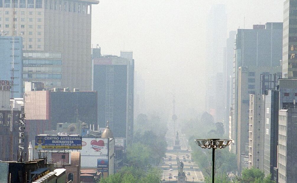 La Ciudad de México tiene características territoriales que influyen en los niveles de contaminación, como su altitud de 2 mil 200 metros sobre el nivel del mar y su cercanía con montañas, lo que impide la disipación de contaminantes. Foto: Jorge Serratos/EL UNIVERSAL.