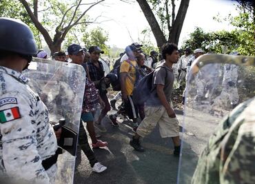 Mexico detains 800 Central American migrants