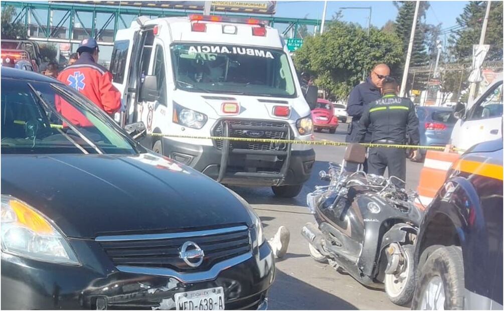 Motociclista pierde la vida tras estrellarse contra un auto. Foto: Especial