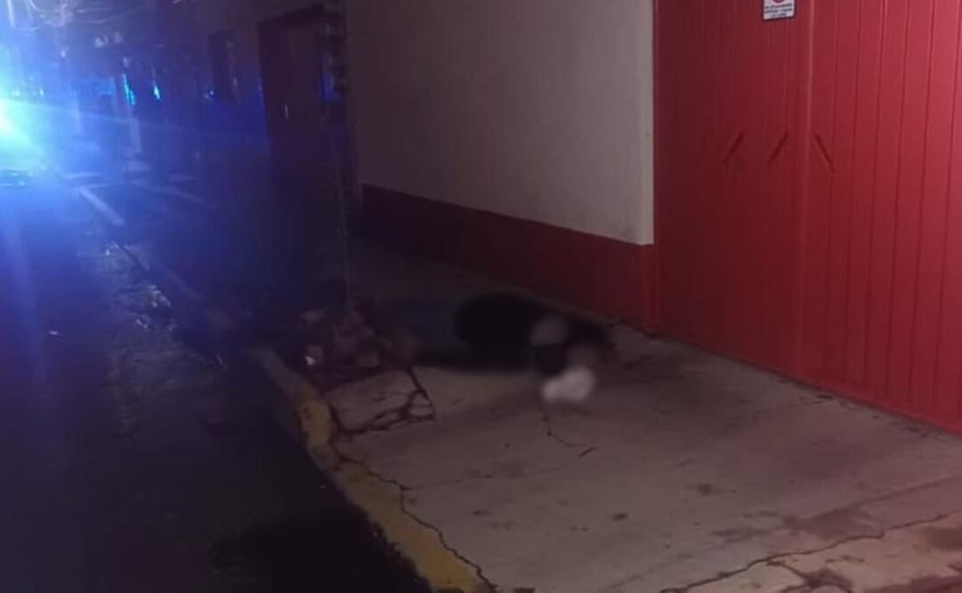 Los dos sujetos quedaron heridos y debido a la gravedad de los impactos que recibieron murieron en la vía pública. Foto: Especial 