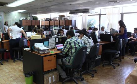 Empleados de Gobierno podrían perder seguros por plan de austeridad: AMIS