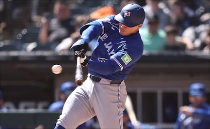 Brandon Valenzuela conecta imparable en su debut en MLB con los Toronto Blue Jays