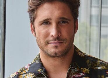 Diego Boneta es duramente criticado por "forzar" a un caballo a galopar sobre la arena