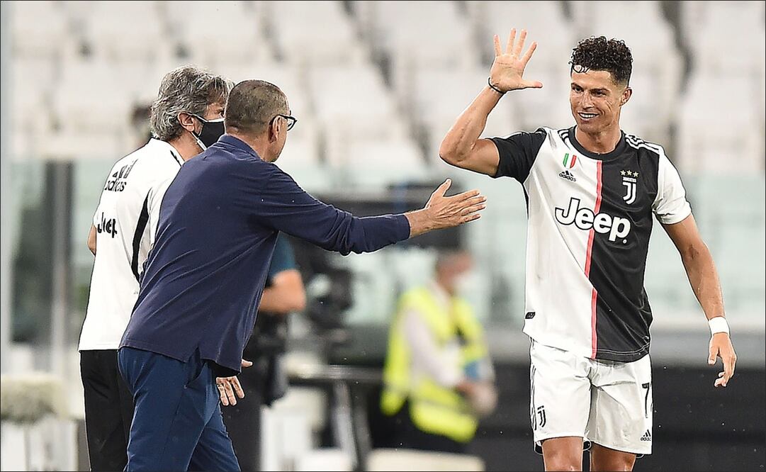 Maurizio Sarri y Cristiano Ronaldo. Foto: EFE