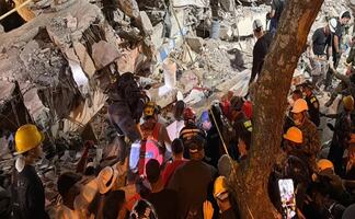 "¡Córteme la pierna!": Así fue el dramático rescate de una colombiana y su perrito en Cali, tras terremoto