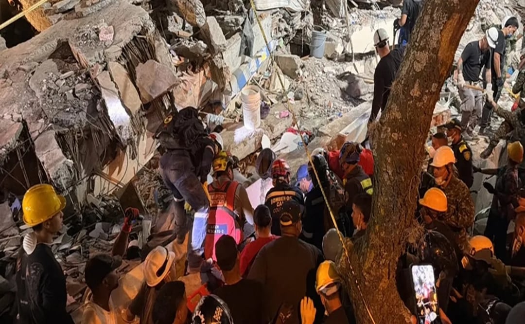 Labores de búsqueda en Cali, tras el terremoto del 10 de agosto. FOTO: JAIVER NIETO. EL TIEMPO. GDA