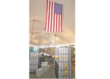 Burócratas van contra ley que les impide ir a iniciativa privada