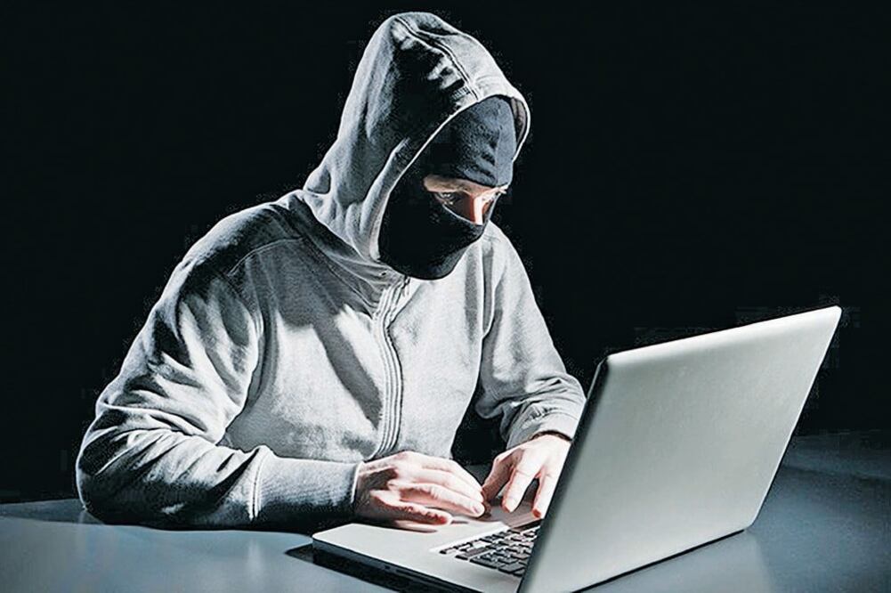 El equipo técnico de la empresa quitaba el software y hardware que pudiera ser objeto de seguimiento, luego instalaba un programa de encriptación. (ARCHIVO EL UNIVERSAL)