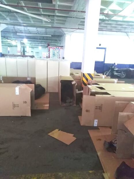 Castigan a policías por faltar en Navidad y Año Nuevo; duermen en cajas de cartón