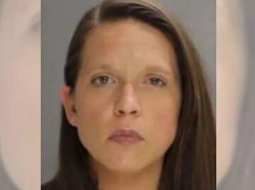 Arrestan a trabajadora de escuela en EU por abusar de menor de edad