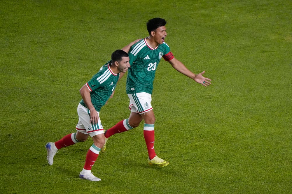 Erik Lira y Jesús Gallardo en festejo de gol, durante el partido amistoso de la Selección Mexicana contra Islandia - Foto: Imago7