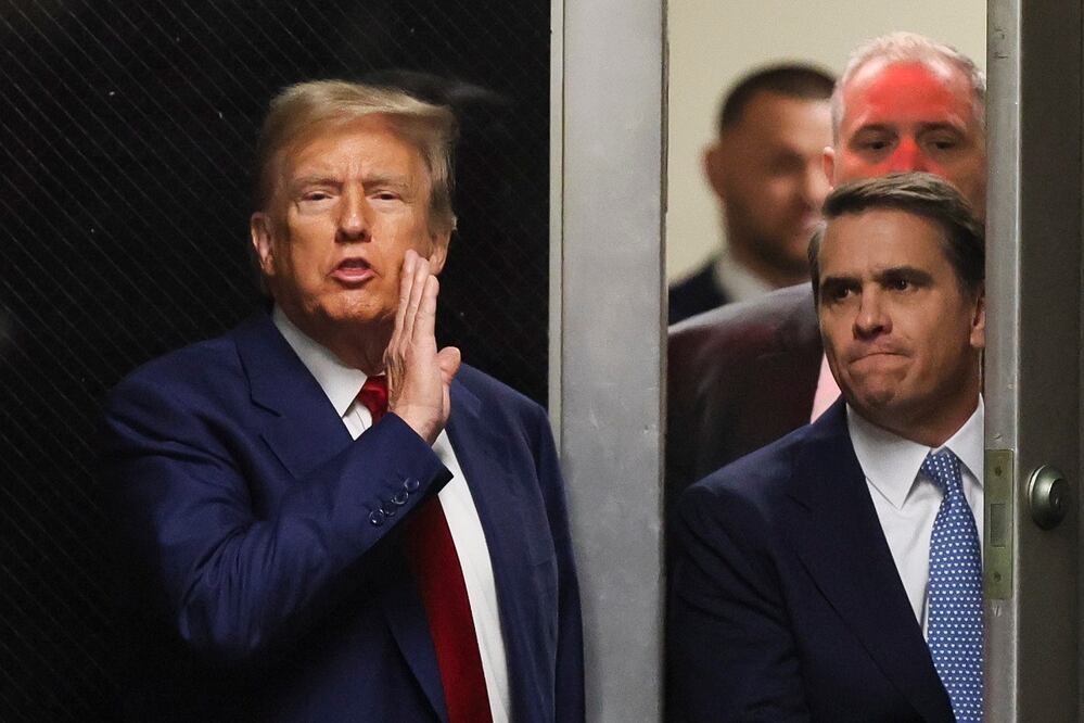 El expresidente de Estados Unidos, Donald Trump, virtual candidato presidencial republicano para las elecciones de noviembre en Estados Unidos, aseguró hoy que no daría "ni 10 centavos" a México para atender las causas de la migración. FOTO: EFE