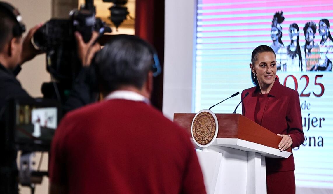 Claudia Sheinbaum en la mañanera del 2 de abril de 2025. Foto: Berenice Fregoso/EL UNIVERSAL