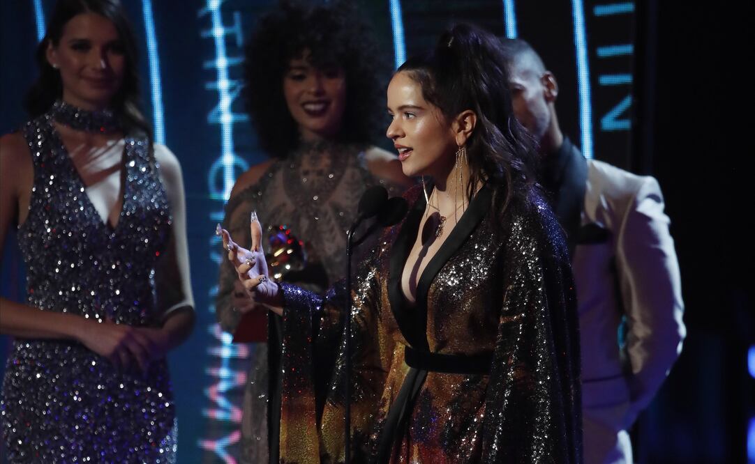 Rosalía gana por Mejor Fusión / Interpretación Urbana durante la 19a ceremonia anual de los Premios Grammy (Foto: EFE/MIKE NELSON)