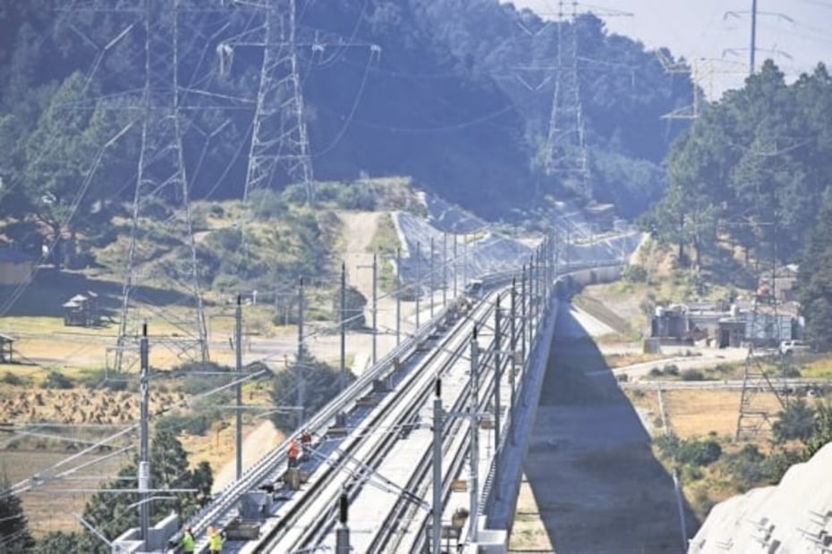 Aceleran trabajos en tren interurbano