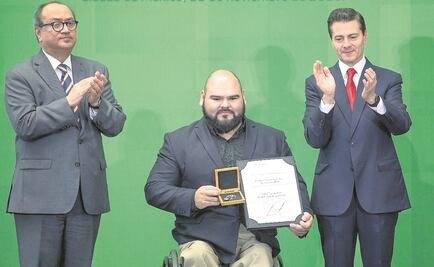 Halterista Jesús Castillo recibe recompensa