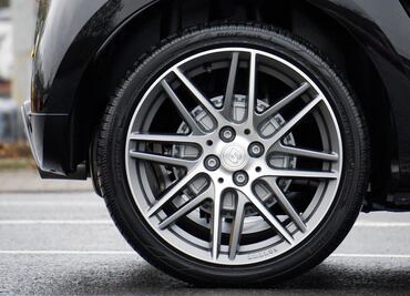 Cómo abrillantar las llantas del auto