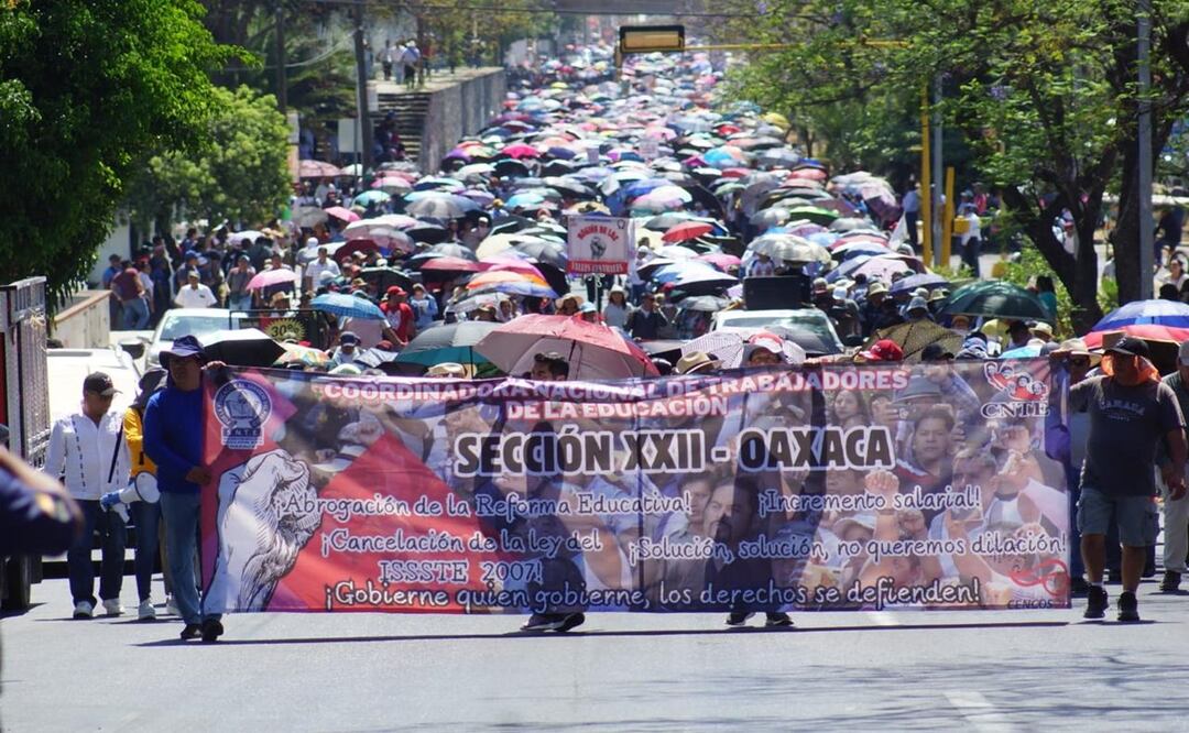 Para labores y marcha Sección 22 en Oaxaca para exigir mejoras laborales a AMLO. Foto: Edwin Hernández/EL UNIVERSAL