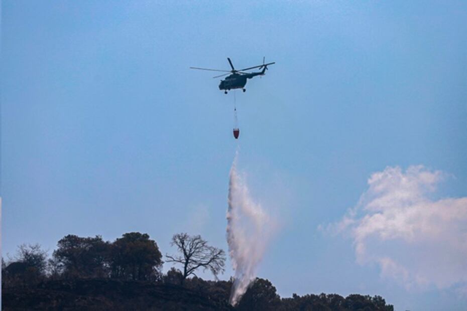 Por tercer día, trabajan para controlar incendio forestal en cerro de Tepoztlán