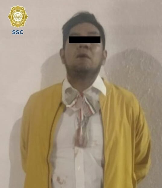 Video. Captan a hombre golpeando a mujer en Santa María la Ribera en la Cuauhtémoc