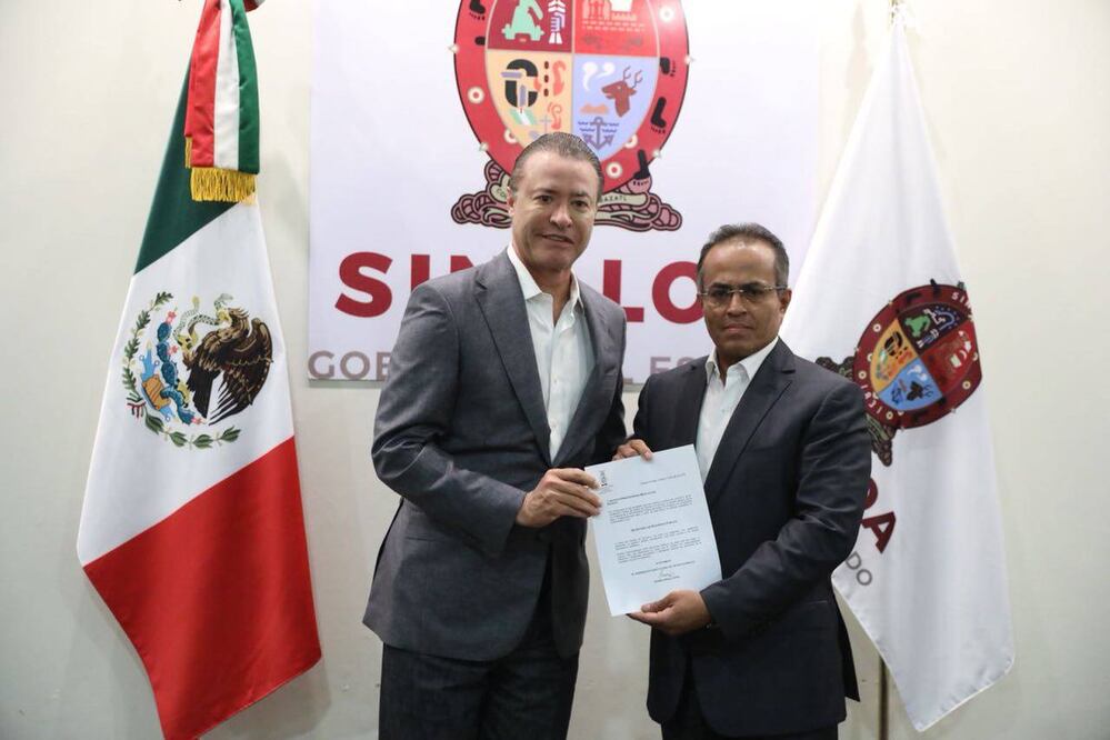 Nombramiento del general Fermín Hernández Montealegre como nuevo secretario de Seguridad Pública en Sinaloa (FOTO: Twitter @QuirinoOC)