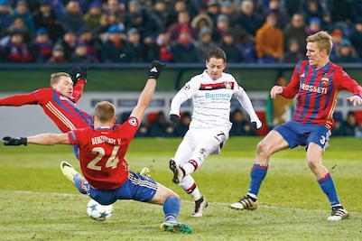 “Chicharito” saldría sólo con “oferta loca”