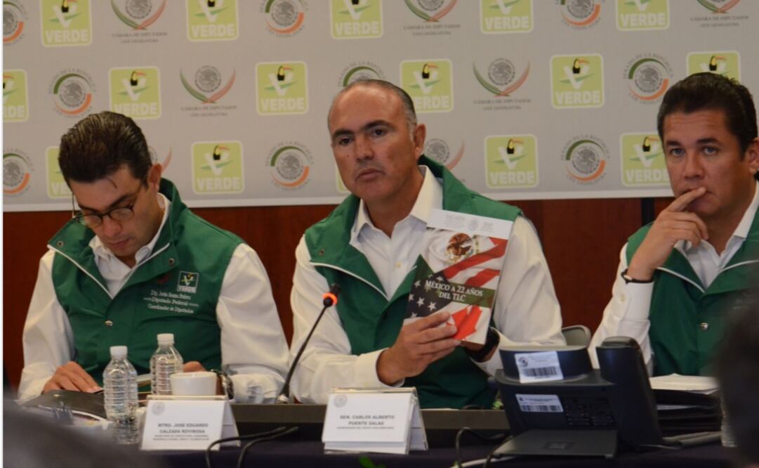 El funcionario participó en la reunión plenaria de los diputados y senadores del Partido Verde en el Senado. /Especial