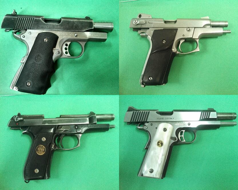 Fueron asegurados armas, cargadores, cartuchos y dos vehículos, en Caborca. FOTO: Prensa PGR