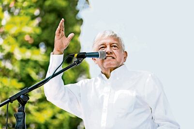 Pide AMLO a militantes no confiarse en las encuestas