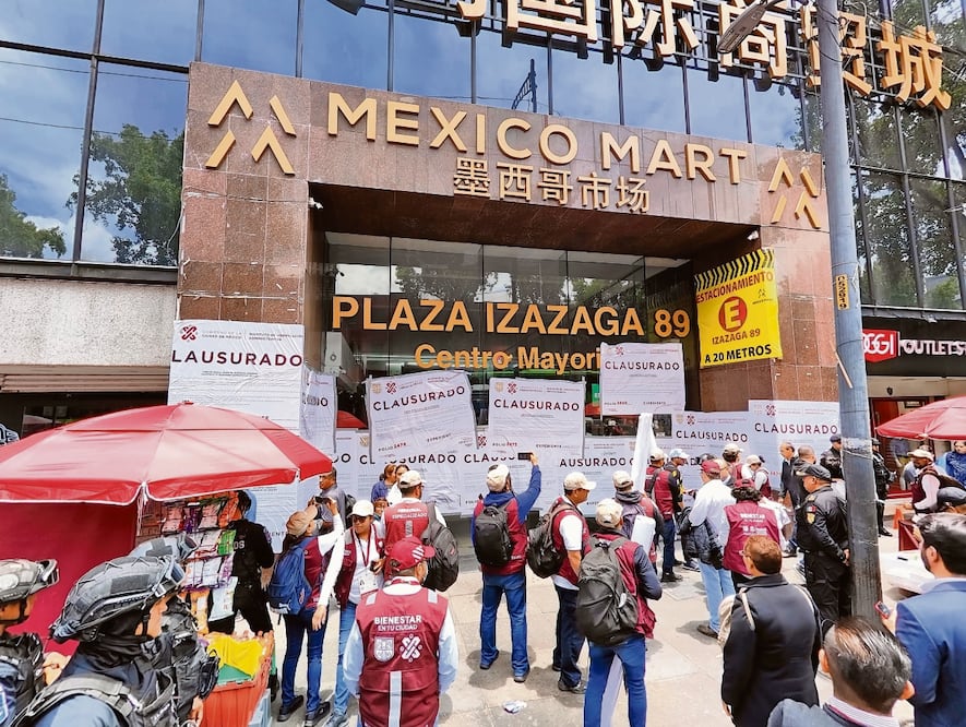 Invea clausura la  plaza comercial Izazaga 89