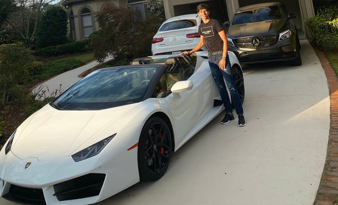 El futbolista puso en su cuenta de Twitter su más reciente adquisición / Foto: @jurgendammr25