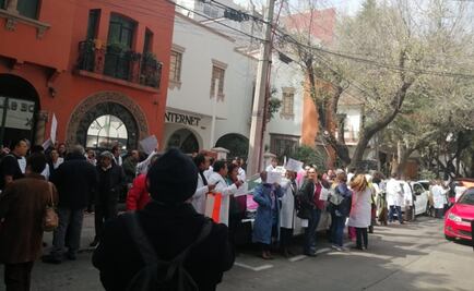 Médicos legistas protestan contra readscripción a la Fiscalía capitalina