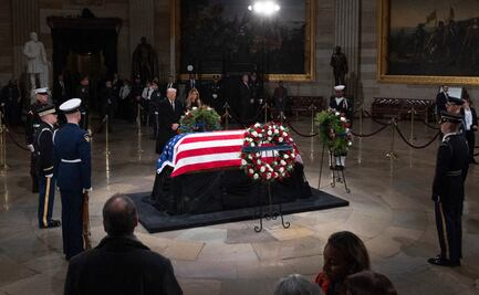 Trump rinde homenaje ante el féretro de Jimmy Carter en el Capitolio; días antes criticó al expresidente por el Canal de Panamá