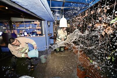 Pega tromba a la zona sur de la Ciudad; anega comercios y calles 